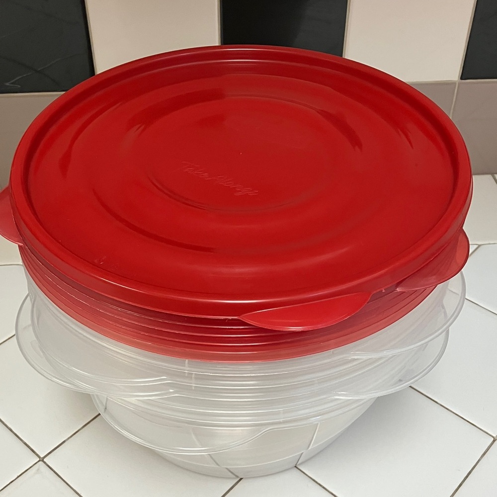 set of 6 Rubbermaid take alongs 15.7 cup capacity